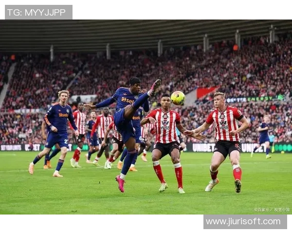 友谊赛精彩对决：里昂与热刺战成平局帽子戏法引发全场热烈反响